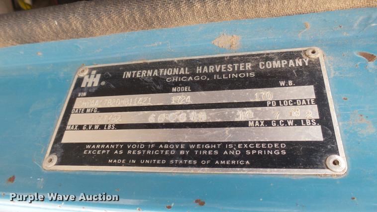 image for item DA7912 1983 International vacuum truck