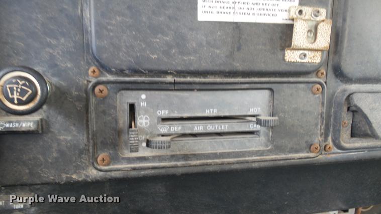 image for item DA7912 1983 International vacuum truck