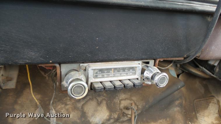 image for item DA7912 1983 International vacuum truck