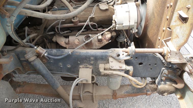 image for item DA7912 1983 International vacuum truck