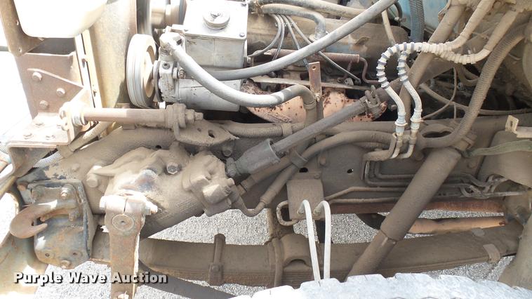 image for item DA7912 1983 International vacuum truck