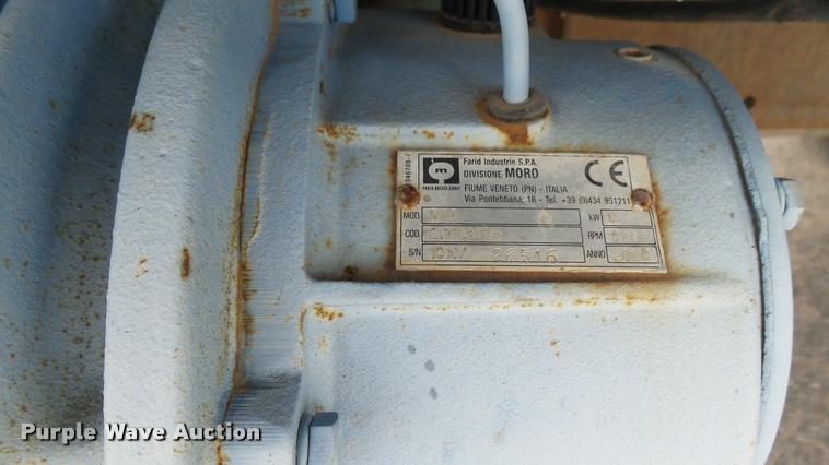 image for item DA7912 1983 International vacuum truck