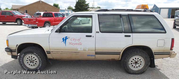 image for item DA7915 1993 Chevrolet S10 Blazer SUV