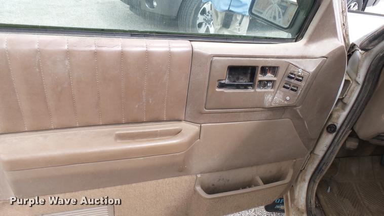 image for item DA7915 1993 Chevrolet S10 Blazer SUV