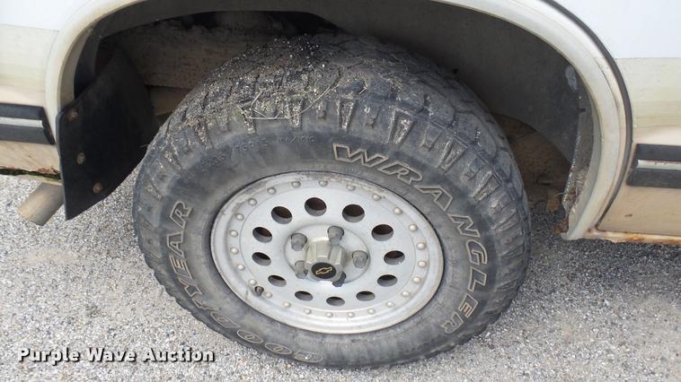 image for item DA7915 1993 Chevrolet S10 Blazer SUV