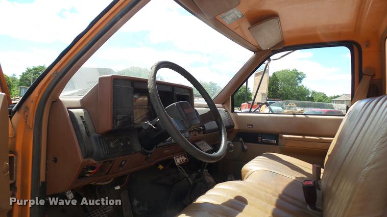 image for item DA7920 1992 GMC TopKick sewer jetter truck