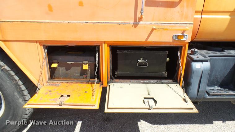 image for item DA7920 1992 GMC TopKick sewer jetter truck