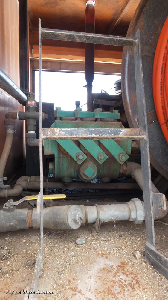 image for item DA7920 1992 GMC TopKick sewer jetter truck