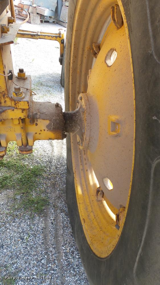 image for item DA7926 John Deere JD302 tractor