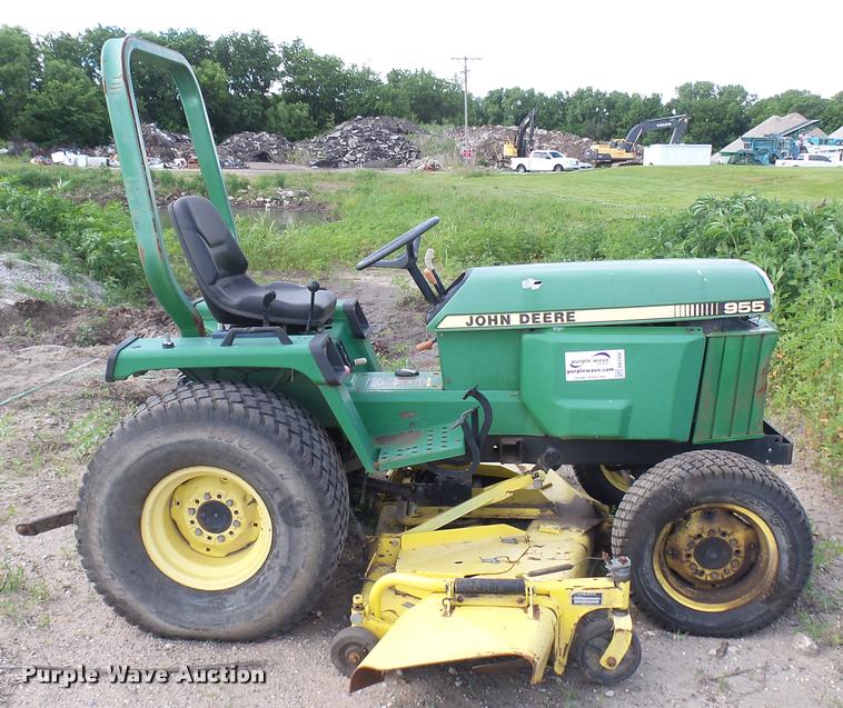 image for item DA7928 John Deere 955 lawn mower