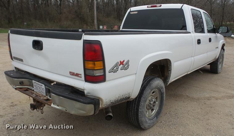 image for item DA8051 2005 GMC Sierra 3500 Crew Cab pickup truck