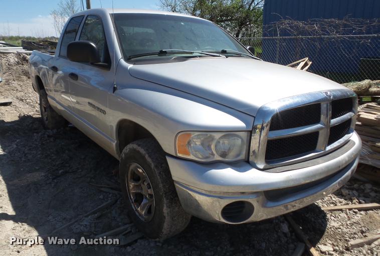 image for item DA8069 2005 Dodge Ram 1500 Quad Cab pickup truck