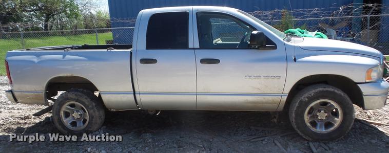 image for item DA8069 2005 Dodge Ram 1500 Quad Cab pickup truck