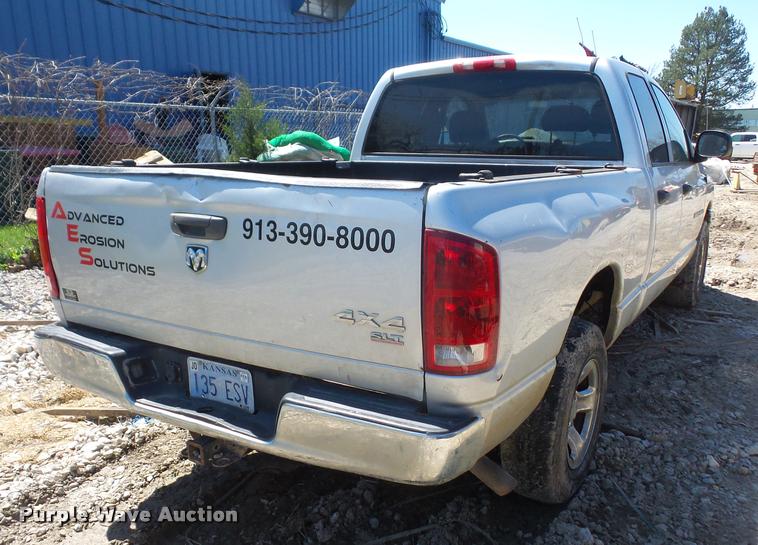 image for item DA8069 2005 Dodge Ram 1500 Quad Cab pickup truck