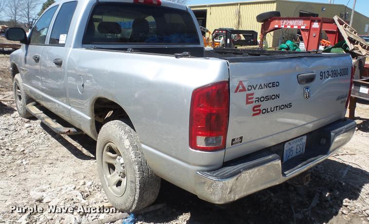 image for item DA8069 2005 Dodge Ram 1500 Quad Cab pickup truck