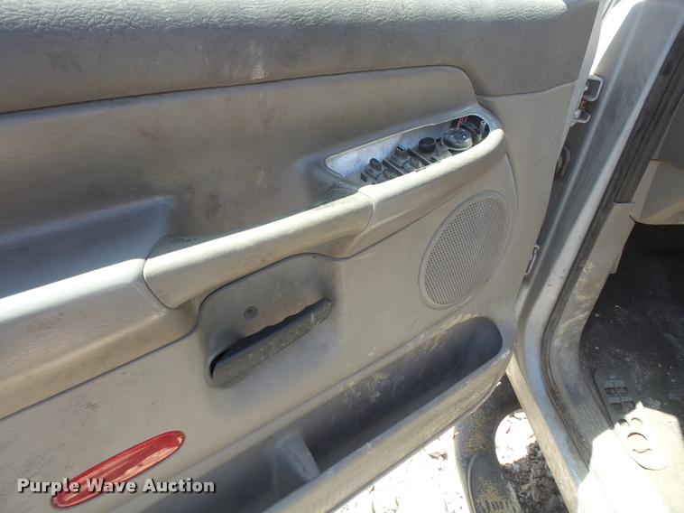 image for item DA8069 2005 Dodge Ram 1500 Quad Cab pickup truck