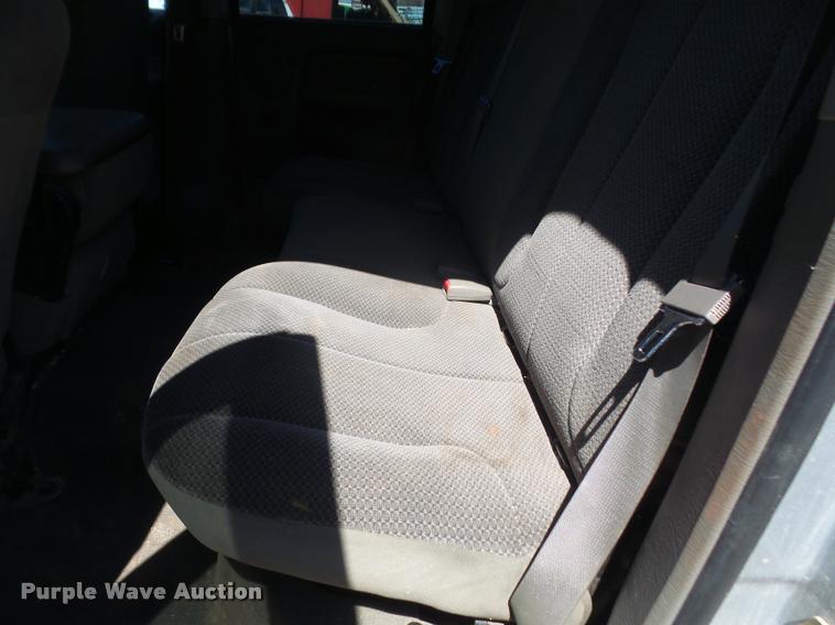 image for item DA8069 2005 Dodge Ram 1500 Quad Cab pickup truck