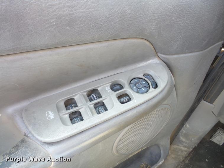 image for item DA8069 2005 Dodge Ram 1500 Quad Cab pickup truck