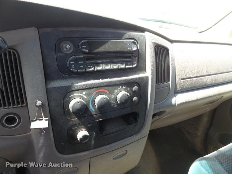 image for item DA8069 2005 Dodge Ram 1500 Quad Cab pickup truck