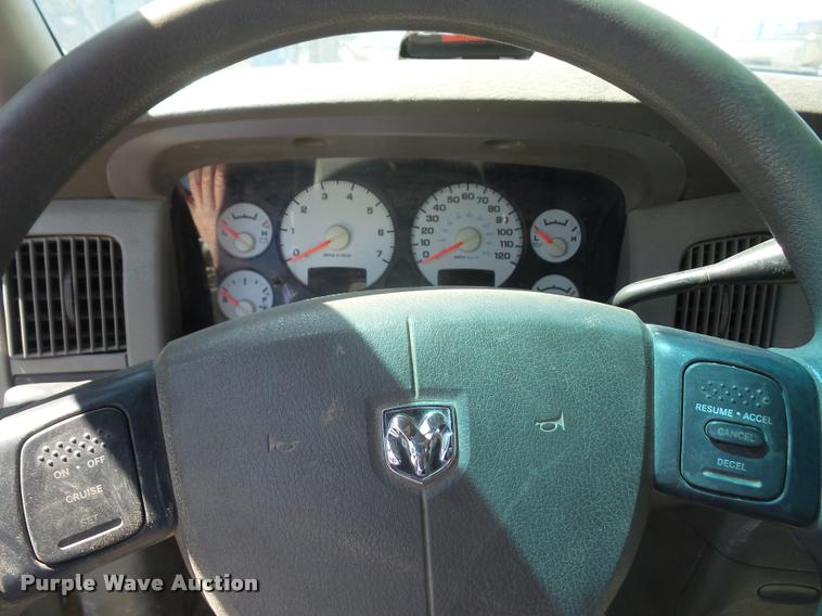 image for item DA8069 2005 Dodge Ram 1500 Quad Cab pickup truck