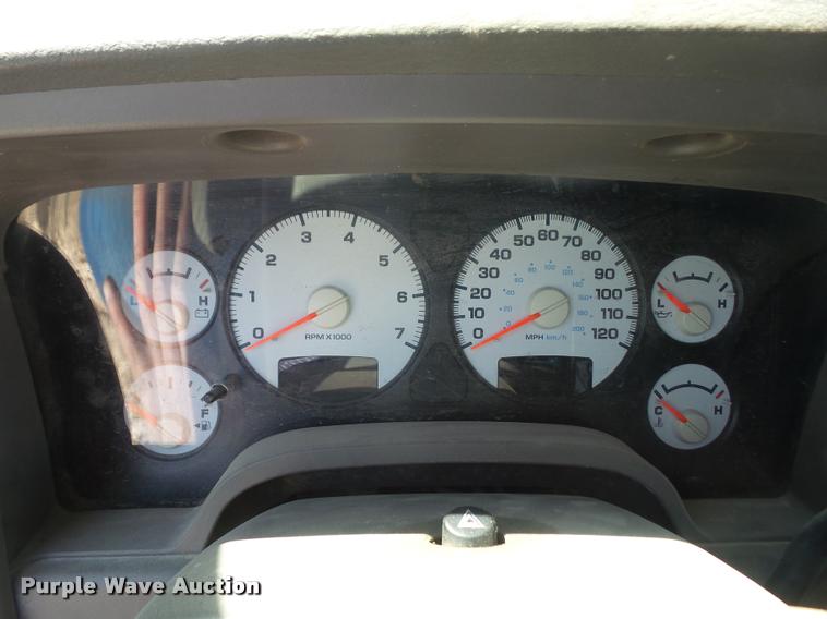 image for item DA8069 2005 Dodge Ram 1500 Quad Cab pickup truck