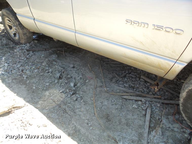 image for item DA8069 2005 Dodge Ram 1500 Quad Cab pickup truck