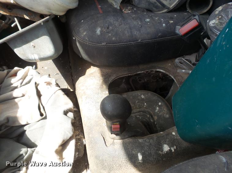 image for item DA8084 1987 Ford Cargo 8000 truck cab and chassis