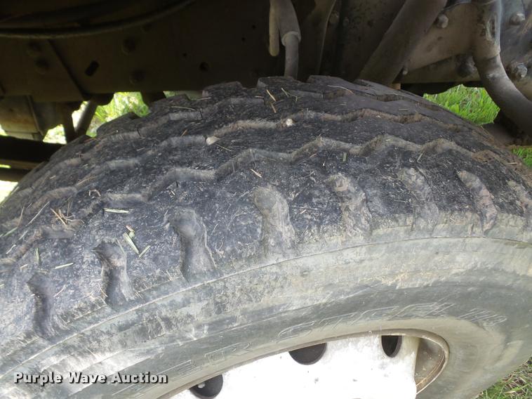 image for item DA8084 1987 Ford Cargo 8000 truck cab and chassis