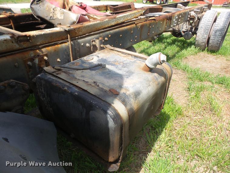 image for item DA8084 1987 Ford Cargo 8000 truck cab and chassis