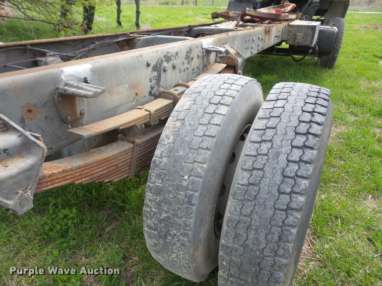 image for item DA8084 1987 Ford Cargo 8000 truck cab and chassis