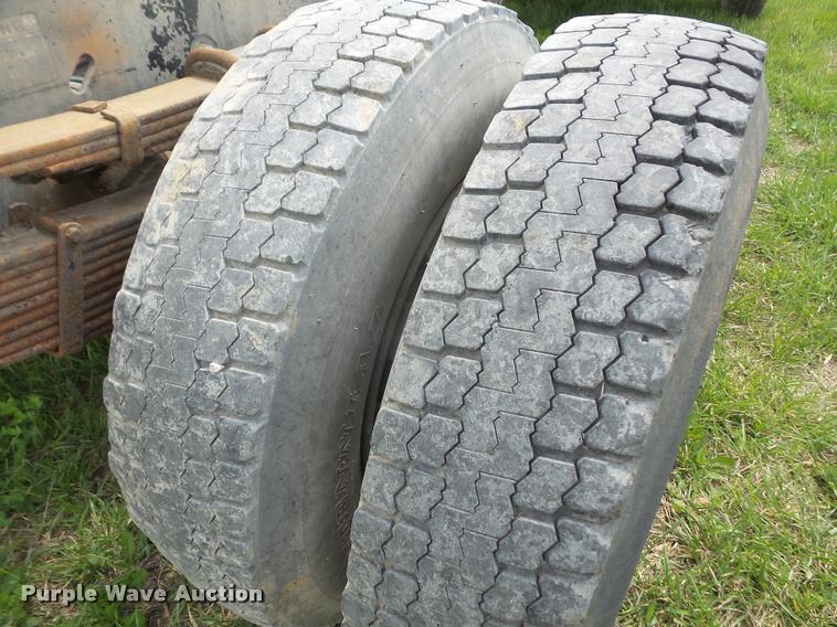 image for item DA8084 1987 Ford Cargo 8000 truck cab and chassis