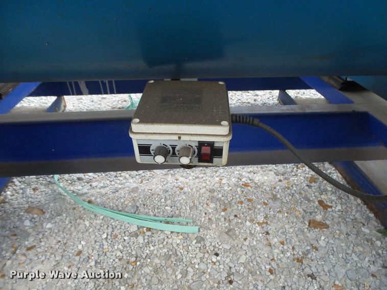 image for item DA9189 1999 Quincy QMT30ACA22SF air compressor