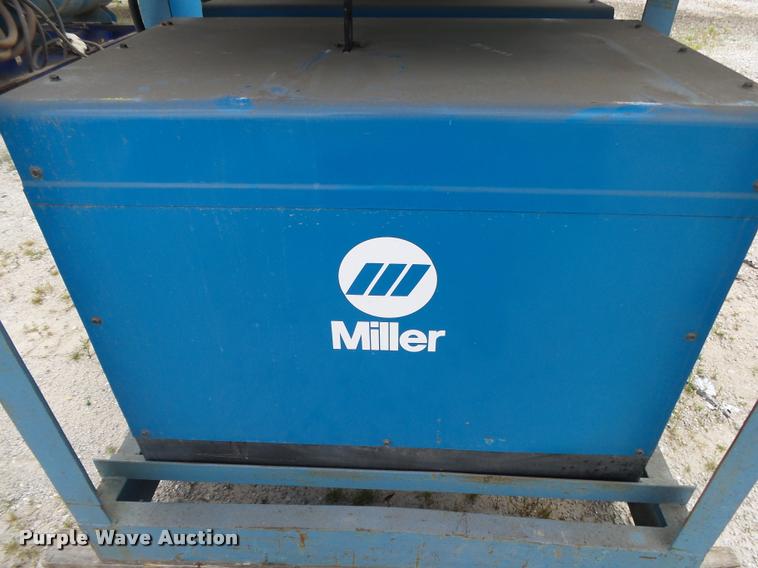 image for item DA9197 Miller SRH444 welder