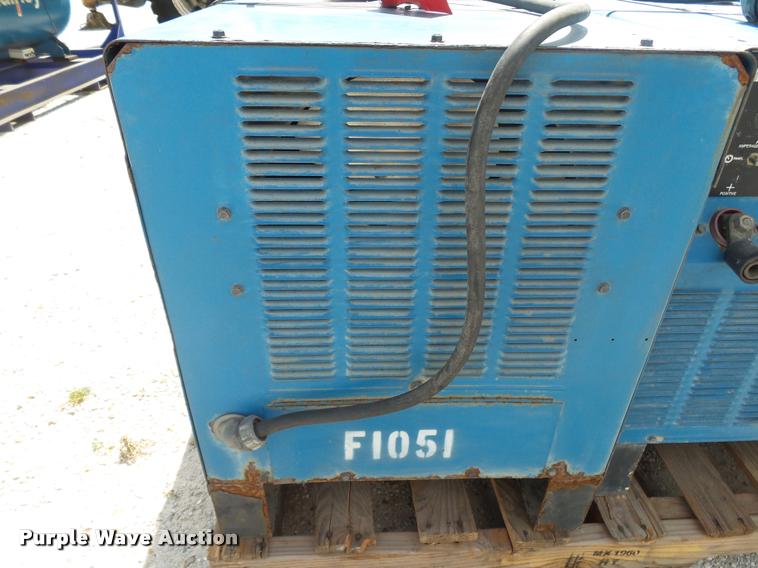 image for item DA9198 Miller SRH444 welder