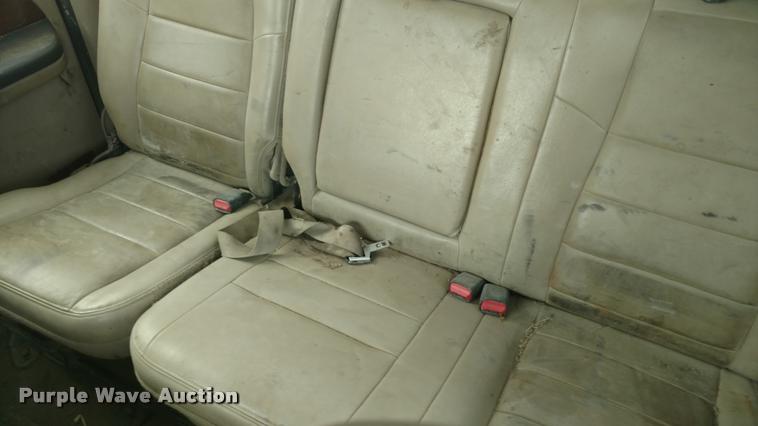 image for item DB0971 2006 Ford F350 Super Duty Lariat Crew Cab pickup truck