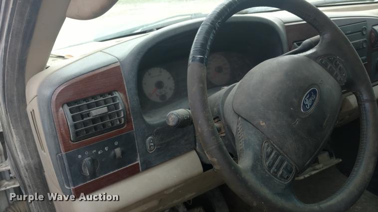 image for item DB0971 2006 Ford F350 Super Duty Lariat Crew Cab pickup truck