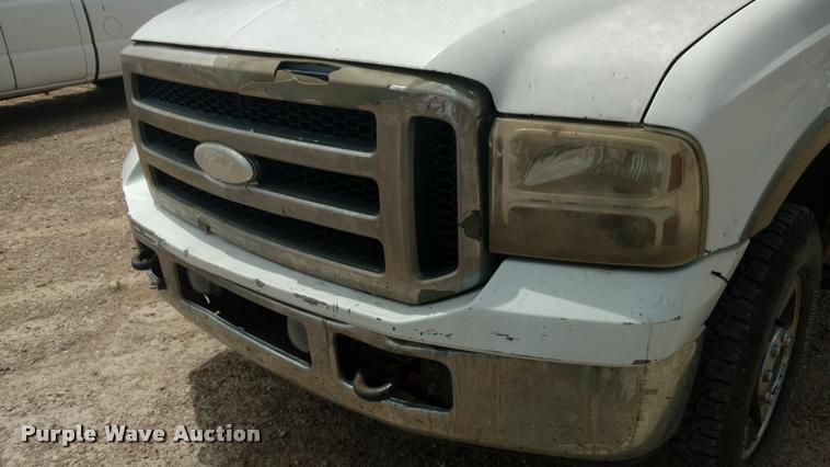 image for item DB0971 2006 Ford F350 Super Duty Lariat Crew Cab pickup truck
