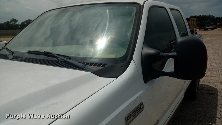 image for item DB0971 2006 Ford F350 Super Duty Lariat Crew Cab pickup truck