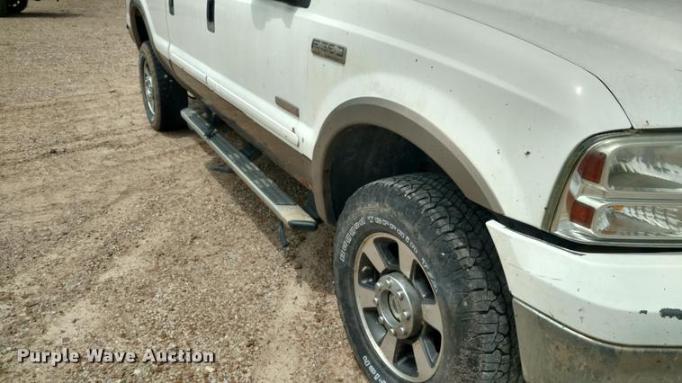 image for item DB0971 2006 Ford F350 Super Duty Lariat Crew Cab pickup truck
