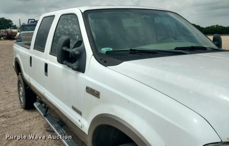 image for item DB0971 2006 Ford F350 Super Duty Lariat Crew Cab pickup truck