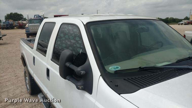 image for item DB0971 2006 Ford F350 Super Duty Lariat Crew Cab pickup truck