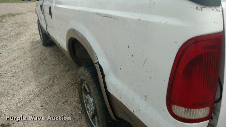 image for item DB0971 2006 Ford F350 Super Duty Lariat Crew Cab pickup truck