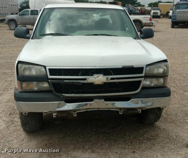 image for item DB0972 2006 Chevrolet Silverado 1500 Ext. Cab pickup truck