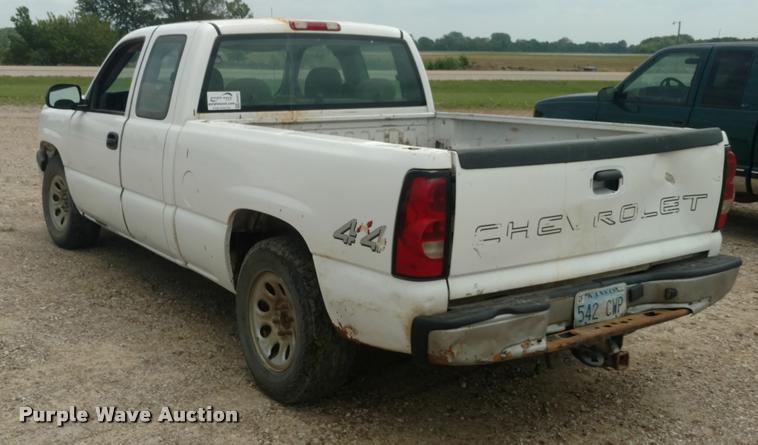 image for item DB0972 2006 Chevrolet Silverado 1500 Ext. Cab pickup truck