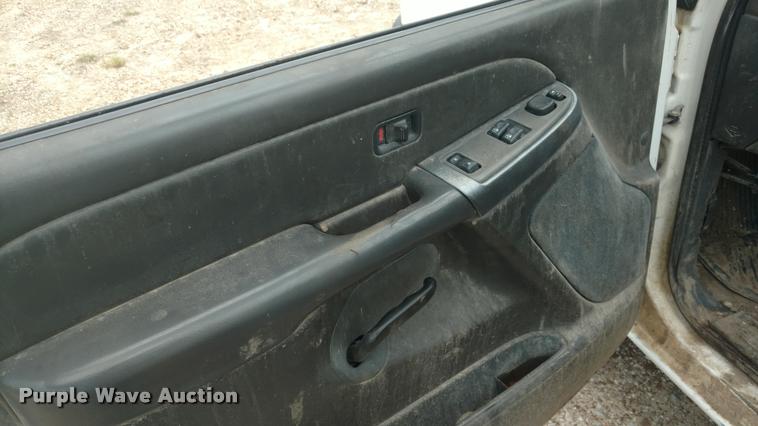 image for item DB0972 2006 Chevrolet Silverado 1500 Ext. Cab pickup truck