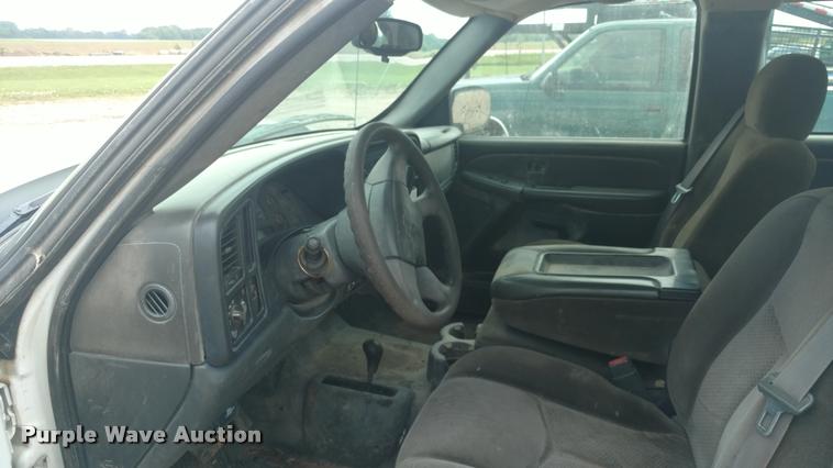 image for item DB0972 2006 Chevrolet Silverado 1500 Ext. Cab pickup truck