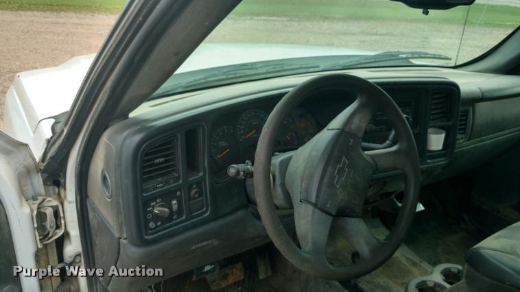 image for item DB0972 2006 Chevrolet Silverado 1500 Ext. Cab pickup truck