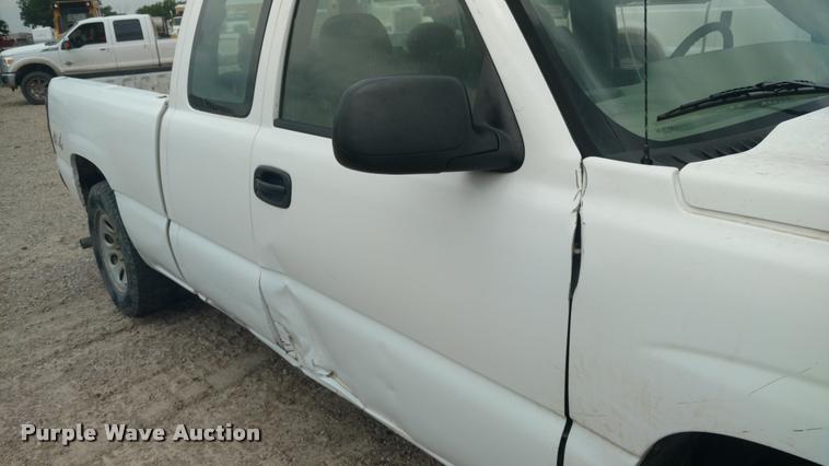 image for item DB0972 2006 Chevrolet Silverado 1500 Ext. Cab pickup truck