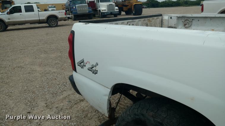 image for item DB0972 2006 Chevrolet Silverado 1500 Ext. Cab pickup truck