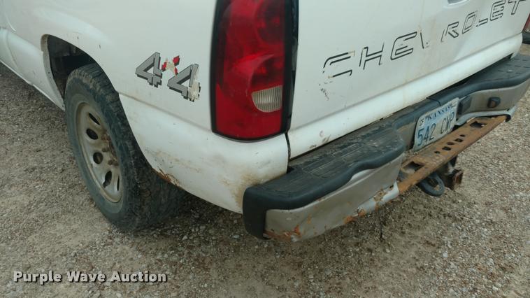 image for item DB0972 2006 Chevrolet Silverado 1500 Ext. Cab pickup truck